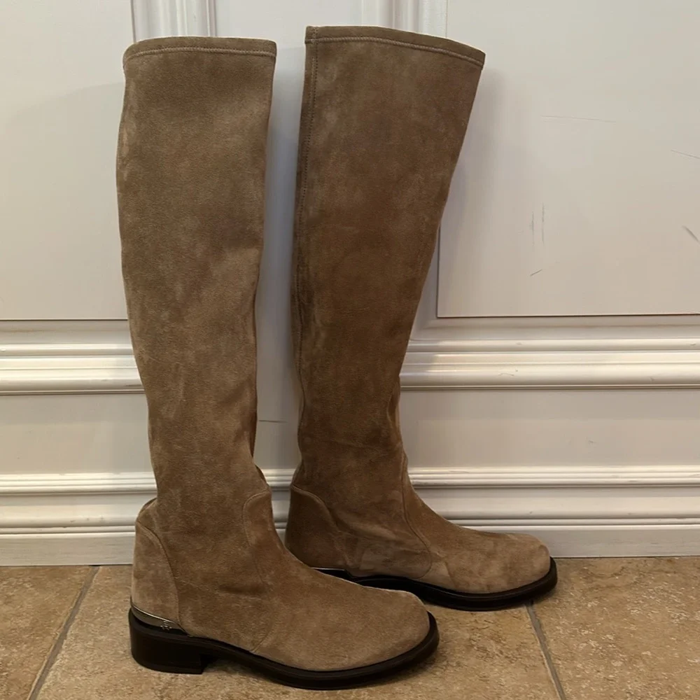 New STUART WEITZMAN Suede Boots. Khaki. Size 9.